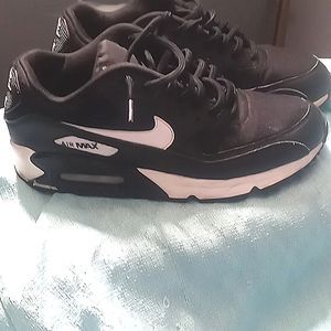 Size 9.5 black and white air max 90 LTR